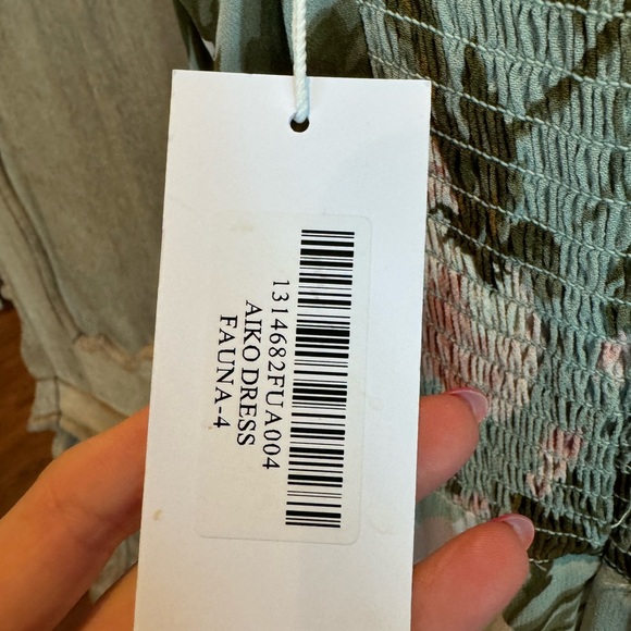 Reformation Aiko Dress - Picture 7 of 7